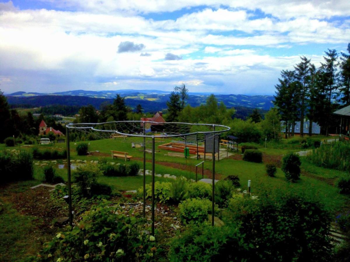 Wald-Panorama-Zimmer Bed & Breakfast Moenichkirchen Bagian luar foto